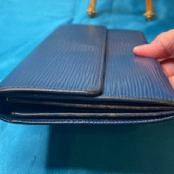 Louis Vuitton Epi Leather Wallet Royal Blue EUC Blue Beauty - Picture 9 of 12